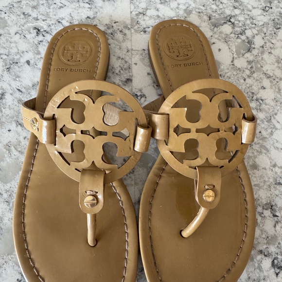 TORY BURCH MILLER SANDALS PATENT / TAN - Picture 1 of 5